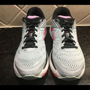 Women’s New Balance 880